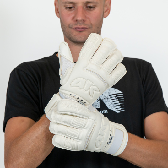 CHAMP GOLD WHITE VI RF2G | 4keepers Goalkeeper gloves