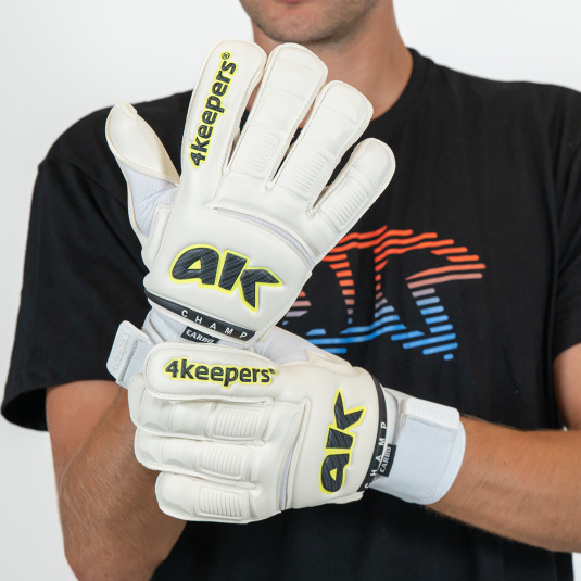 CHAMP CARBO VI RF2G strap | 4keepers Goalkeeper gloves