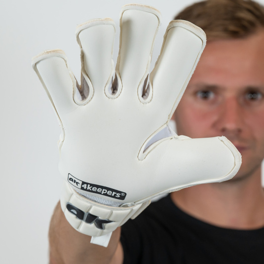 CHAMP BLACK VI RF2G | 4keepers Goalkeeper gloves