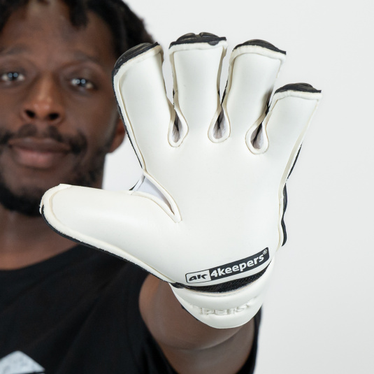 RETRO 42 BLACK RF2G | 4KEEPERS Goalkeeper gloves