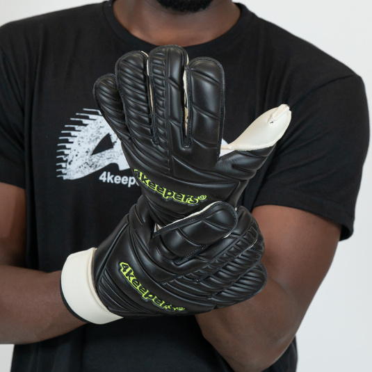 RETRO 42 BLACK RF2G | 4KEEPERS Goalkeeper gloves