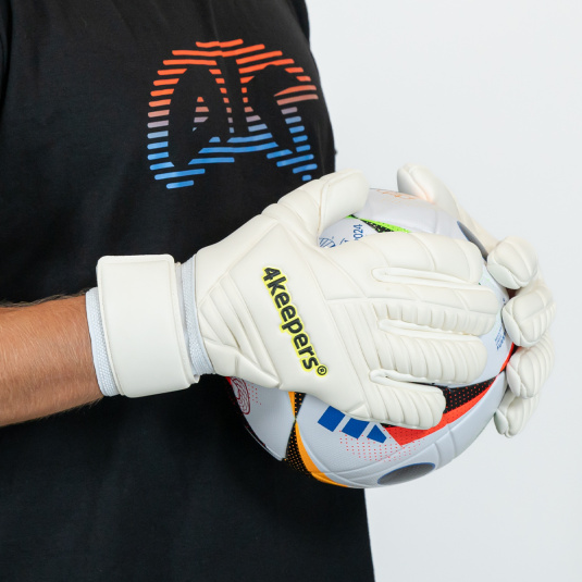 RETRO 42 NC | 4KEEPERS Goalkeeper gloves