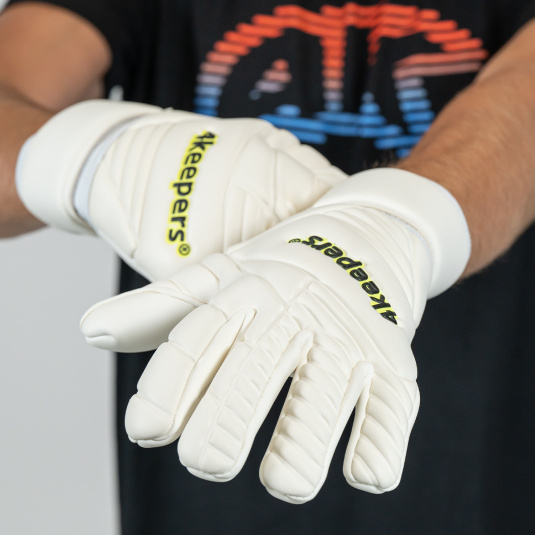 RETRO 42 NC | 4KEEPERS Goalkeeper gloves