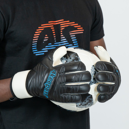 RETRO IV BLACK RF | 4KEEPERS Goalkeeper gloves