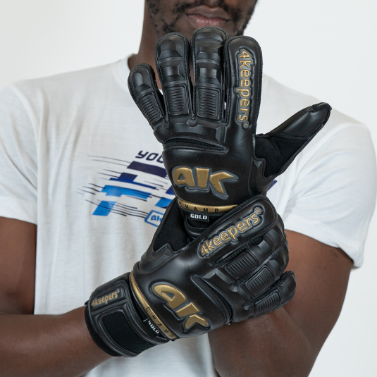 CHAMP GOLD BLACK VI RF2G junior | 4KEEPERS Goalkeeper gloves