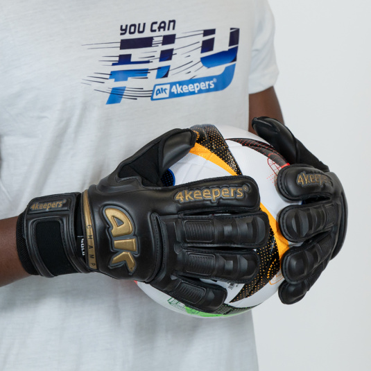 CHAMP GOLD BLACK VI RF2G junior | 4KEEPERS Goalkeeper gloves