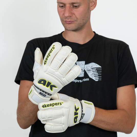 CHAMP CARBO VI HB junior | 4keepers Goalkeeper gloves