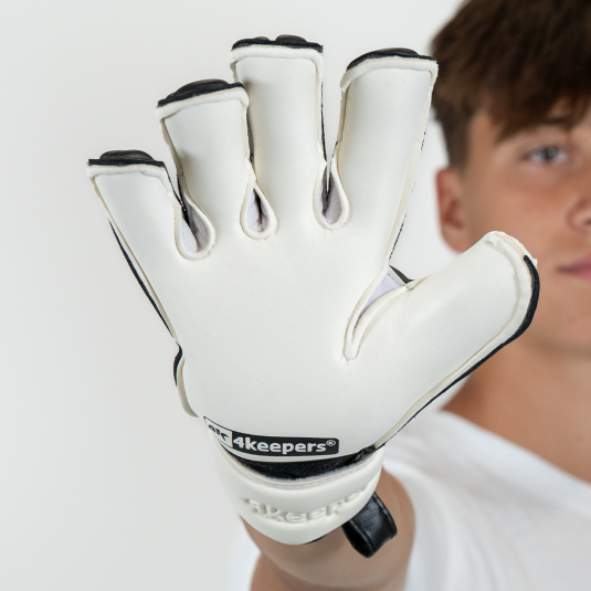 RETRO 42 BLACK RF junior | 4KEEPERS Goalkeeper gloves