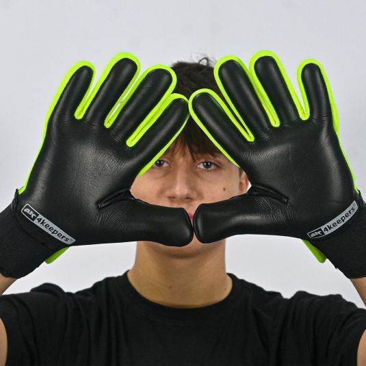 ELITE VENOM NC junior | 4keepers Goalkeeper Gloves