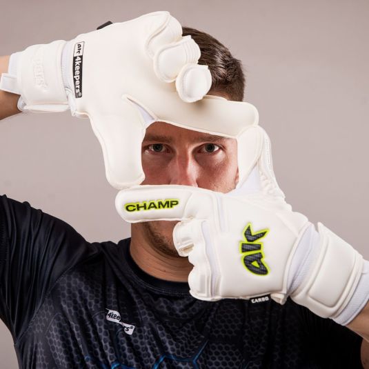 CHAMP CARBO VII HB | 4keepers Goalkeeper gloves