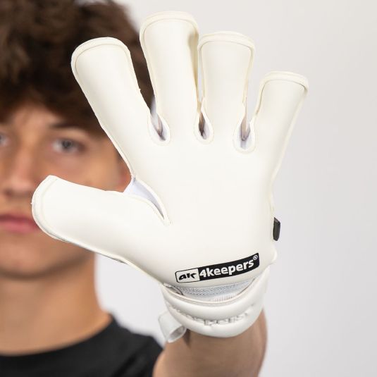 CHAMP GOLD WHITE VII RF2G junior | 4keepers Goalkeeper gloves