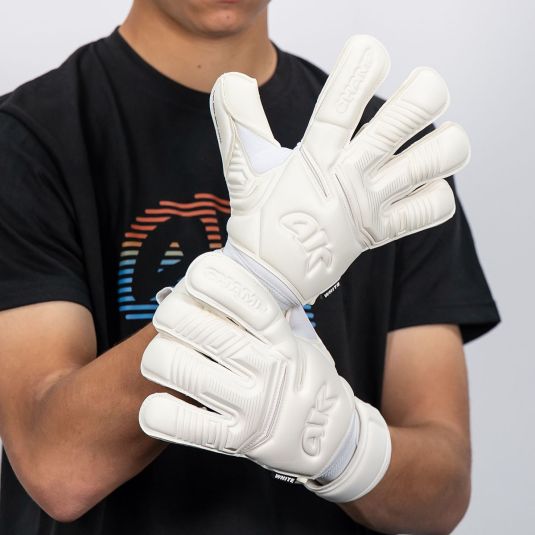 CHAMP GOLD WHITE VII RF2G junior | 4keepers Goalkeeper gloves