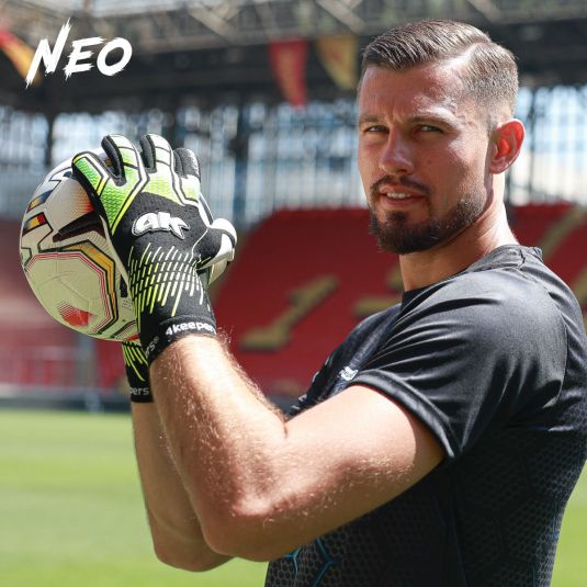 4keepers NEO Volt NC – Modern NC Goalkeeper Gloves
